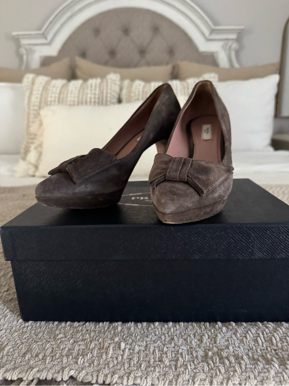 PRADA brown bow heels size 37 (US size 7)